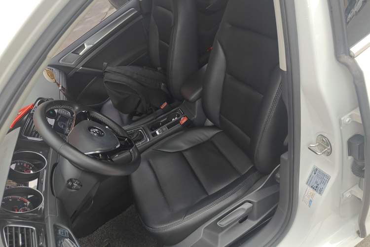 Used Volkswagen Golf 2017 230TSI Automatic Comfort Edition – Celebrating Milestone of One Million Units Left Front Seat