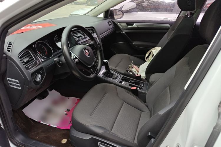 Used Volkswagen Golf 2017 230TSI Automatic Comfort Edition – Celebrating Milestone of One Million Units Left Front Seat