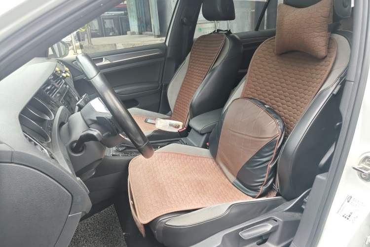 Used Volkswagen Golf 2017 280TSI Automatic R-Line Million-Vehicle Commemorative Edition Left Front Seat