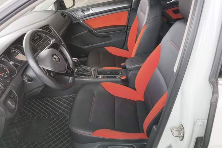 Used Volkswagen Golf 2017 230TSI Automatic Comfort Edition – Celebrating Milestone of One Million Units Left Front Seat
