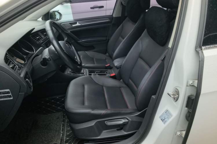 Used Volkswagen Golf 2017 230TSI Automatic Comfort Edition – Celebrating Milestone of One Million Units Left Front Seat