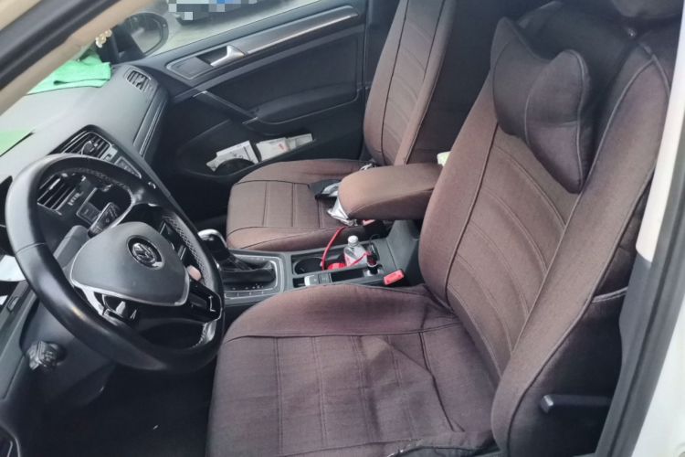 Used Volkswagen Golf 2017 1.6L Automatic Comfort Million-Vehicle Anniversary Edition Left Front Seat