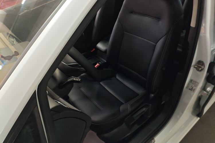 Used Volkswagen Golf 2017 230TSI Automatic Comfort Edition – Celebrating Milestone of One Million Units Left Front Seat