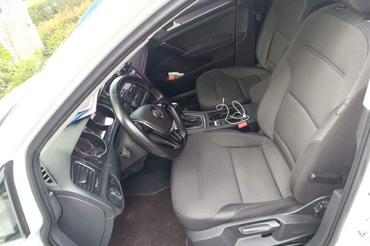Used Volkswagen Golf 2017 230TSI Automatic Comfort Edition – Celebrating Milestone of One Million Units Left Front Seat
