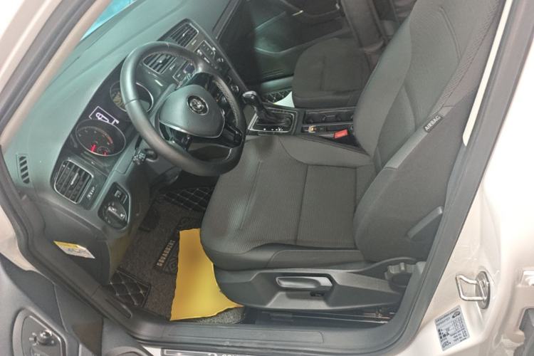 Used Volkswagen Golf 2017 1.6L Automatic Comfort Million-Vehicle Anniversary Edition Left Front Seat