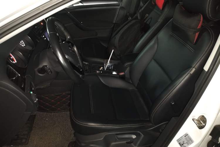 Used Volkswagen Golf 2017 230TSI Automatic Comfort Edition – Celebrating Milestone of One Million Units Left Front Seat
