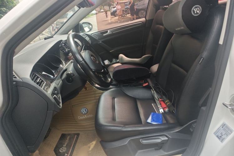 Used Volkswagen Golf 2017 1.6L Automatic Comfort Million-Vehicle Anniversary Edition Left Front Seat
