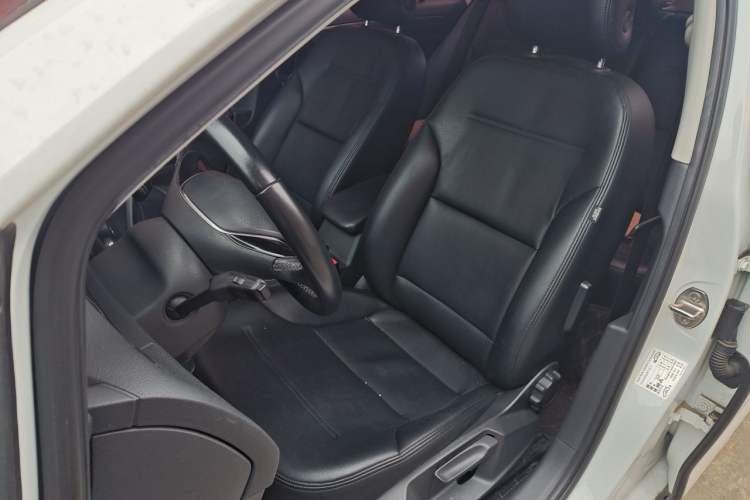 Used Volkswagen Golf 2017 230TSI Automatic Comfort Edition – Celebrating Milestone of One Million Units Left Front Seat