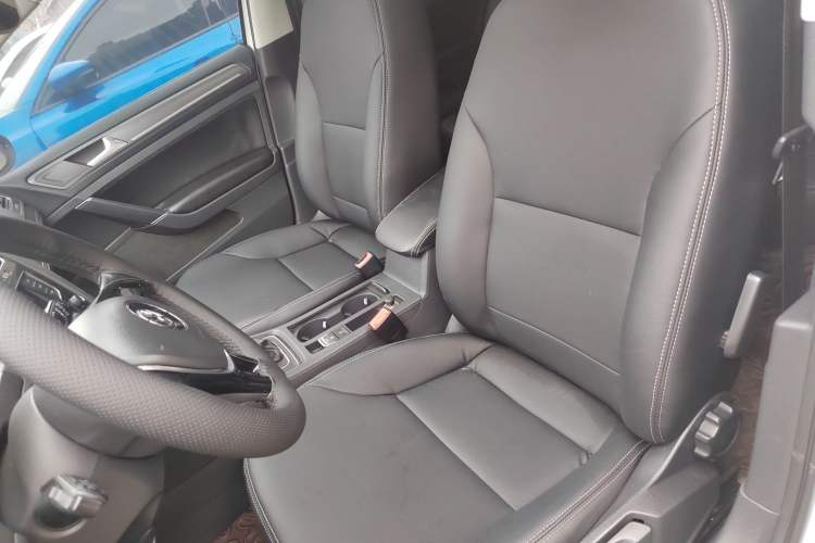 Used Volkswagen Golf 2017 1.6L Automatic Comfort Million-Vehicle Anniversary Edition Left Front Seat