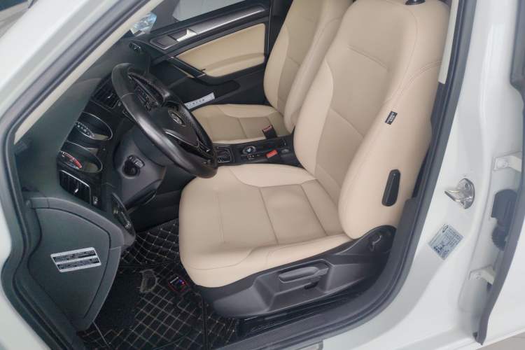Used Volkswagen Golf 2017 230TSI Automatic Comfort Edition – Celebrating Milestone of One Million Units Left Front Seat