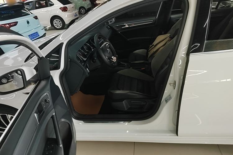 Used Volkswagen Golf 2017 280TSI Automatic R-Line Million-Vehicle Commemorative Edition Left Front Seat