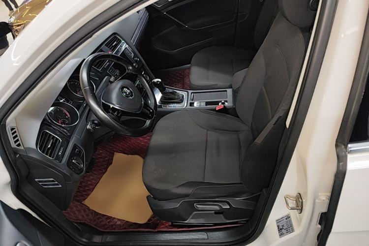 Used Volkswagen Golf 2017 230TSI Automatic Comfort Edition – Celebrating Milestone of One Million Units Left Front Seat