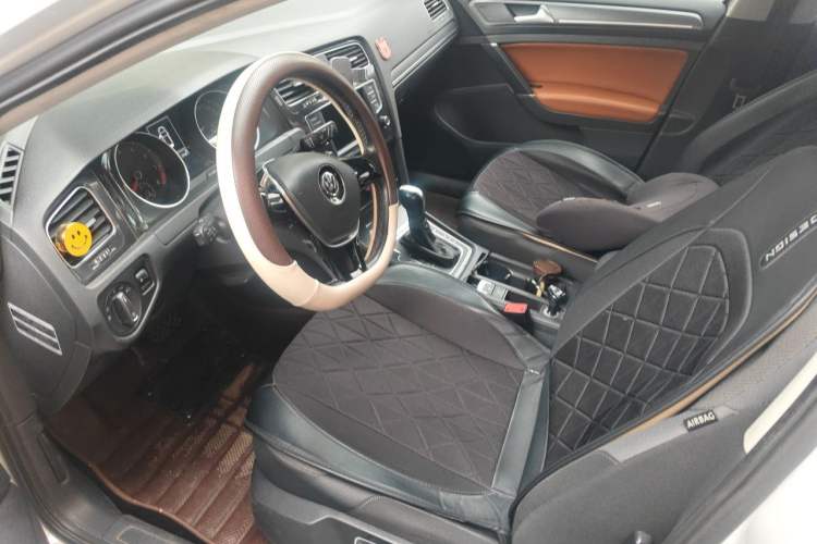 Used Volkswagen Golf 2017 230TSI Automatic Comfort Edition – Celebrating Milestone of One Million Units Left Front Seat