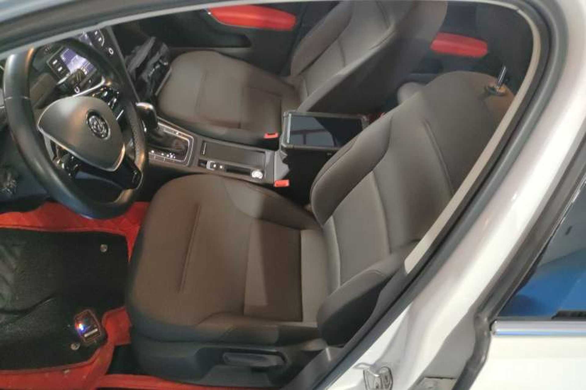 Used Volkswagen Golf 2017 1.6L Automatic Comfort Million-Vehicle Anniversary Edition Left Front Seat