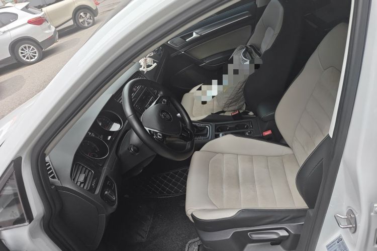 Used Volkswagen Golf 2017 230TSI Automatic Luxury Million-Vehicle Commemorative Edition Left Front Seat