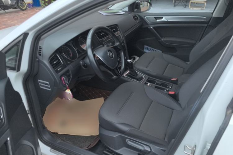 Used Volkswagen Golf 2017 230TSI Automatic Comfort Edition – Celebrating Milestone of One Million Units Left Front Seat