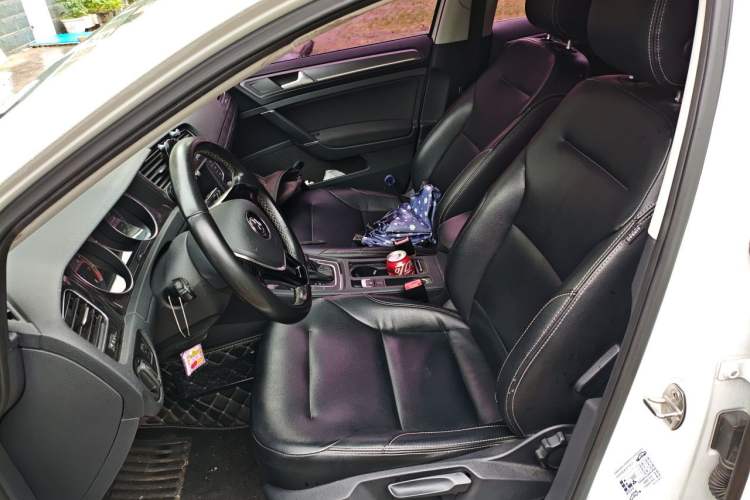 Used Volkswagen Golf 2017 230TSI Automatic Comfort Edition – Celebrating Milestone of One Million Units Left Front Seat