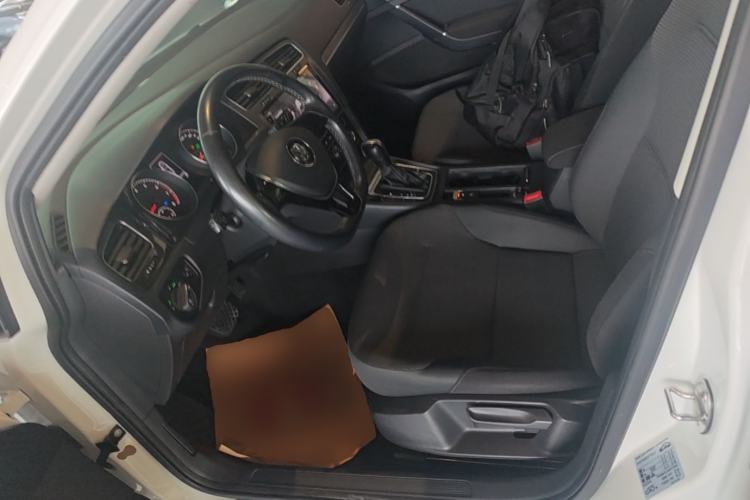 Used Volkswagen Golf 2017 1.6L Automatic Comfort Million-Vehicle Anniversary Edition Left Front Seat