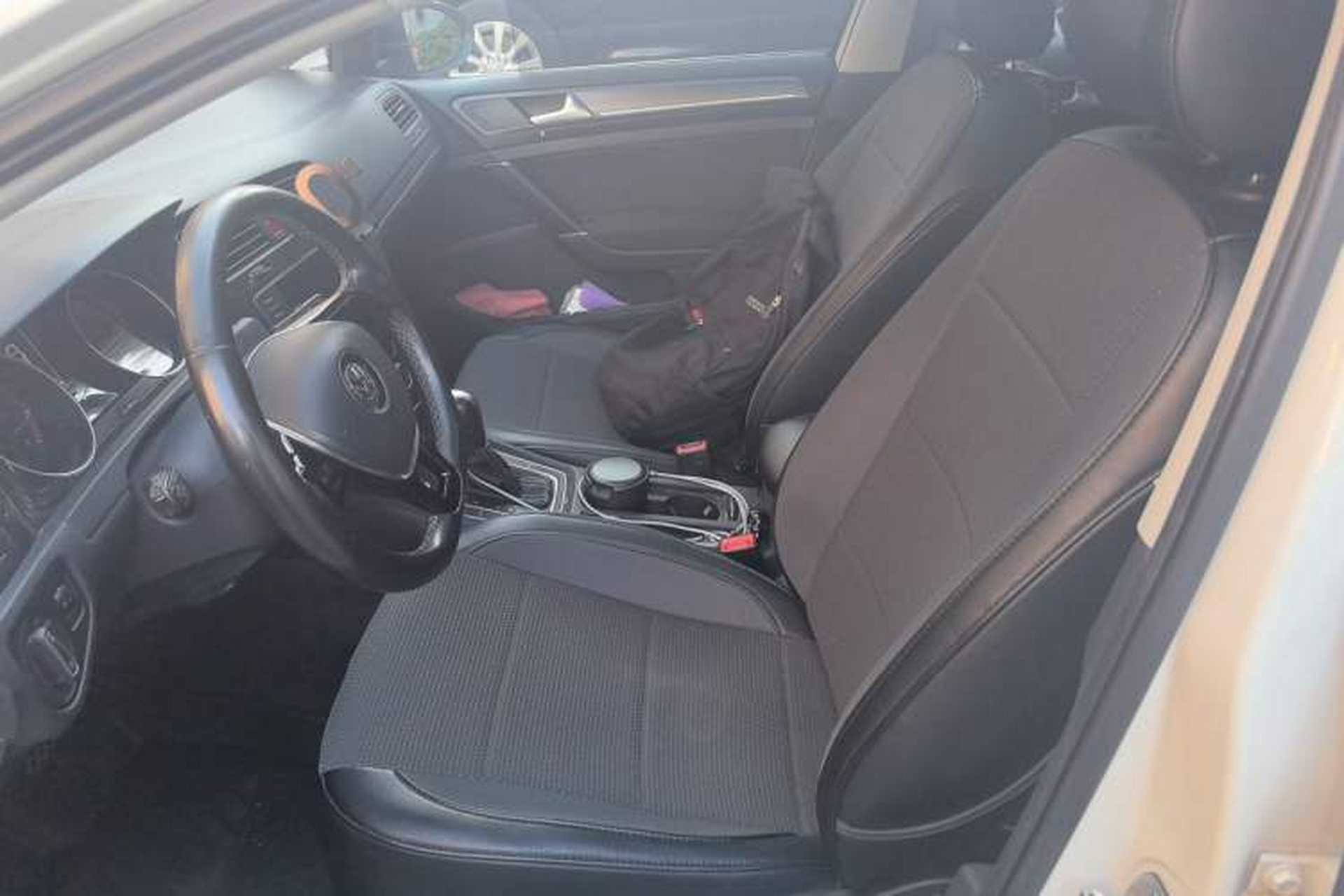 Used Volkswagen Golf 2017 1.6L Automatic Comfort Million-Vehicle Anniversary Edition Left Front Seat