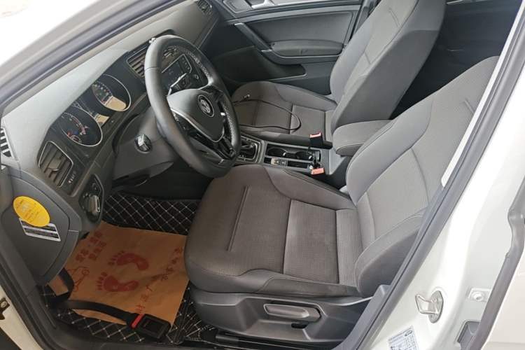 Used Volkswagen Golf 2017 230TSI Automatic Comfort Edition – Celebrating Milestone of One Million Units Left Front Seat