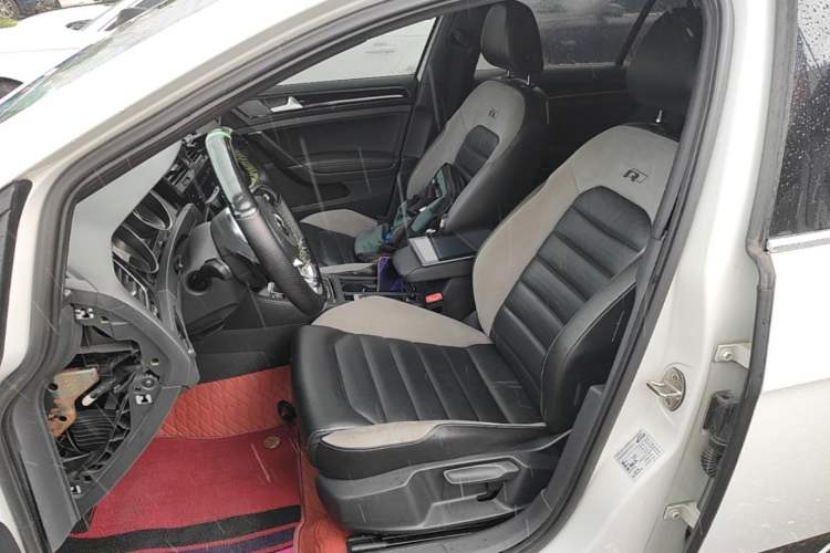 Used Volkswagen Golf 2017 280TSI Automatic R-Line Million-Vehicle Commemorative Edition Left Front Seat