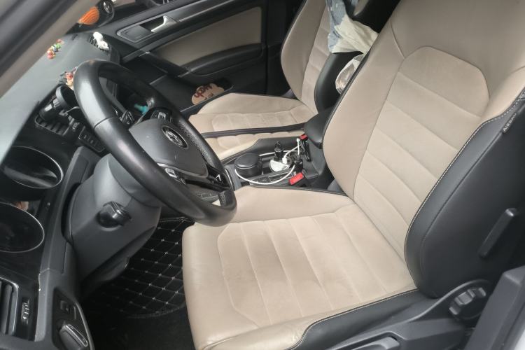Used Volkswagen Golf 2017 230TSI Automatic Luxury Million-Vehicle Commemorative Edition Left Front Seat