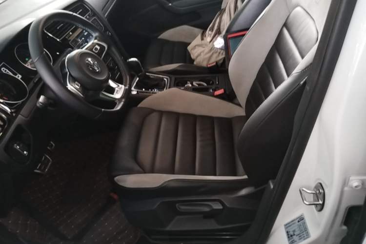 Used Volkswagen Golf 2017 280TSI Automatic R-Line Million-Vehicle Commemorative Edition Left Front Seat