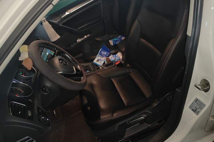 Used Volkswagen Golf 2017 230TSI Automatic Comfort Edition – Celebrating Milestone of One Million Units Left Front Seat