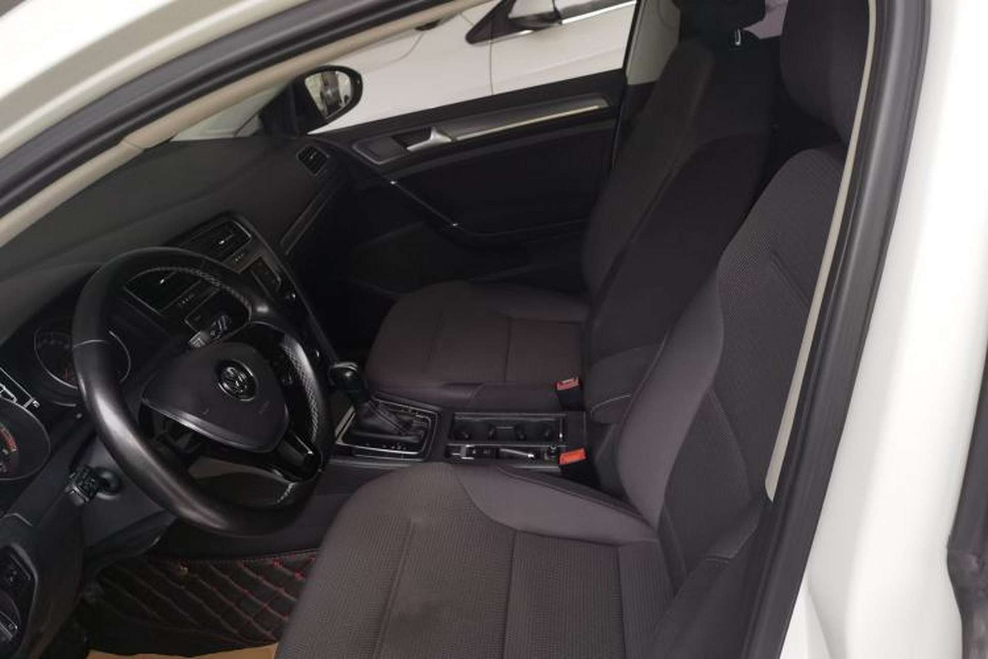 Used Volkswagen Golf 2017 230TSI Automatic Comfort Edition – Celebrating Milestone of One Million Units Left Front Seat