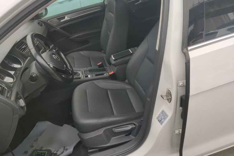 Used Volkswagen Golf 2017 230TSI Automatic Comfort Edition – Celebrating Milestone of One Million Units Left Front Seat