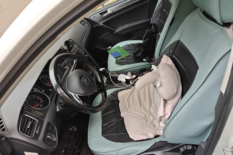 Used Volkswagen Golf 2017 230TSI Automatic Comfort Edition – Celebrating Milestone of One Million Units Left Front Seat