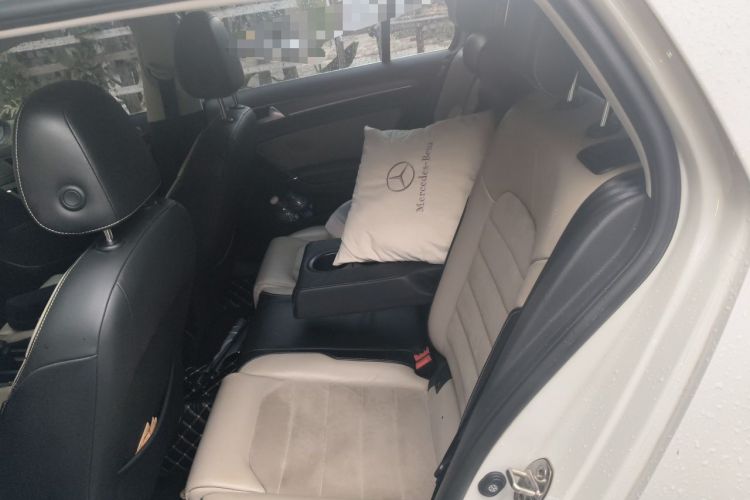 Used Volkswagen Golf 2017 230TSI Automatic Luxury Million-Vehicle Commemorative Edition Left Rear Seat