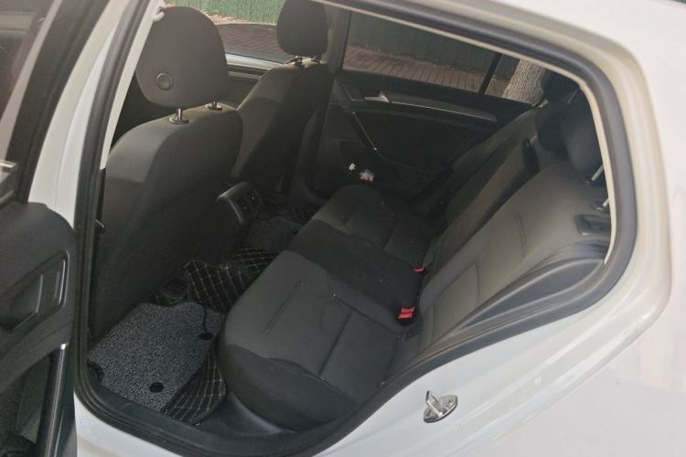 Used Volkswagen Golf 2017 1.6L Automatic Comfort Million-Vehicle Anniversary Edition Left Rear Seat