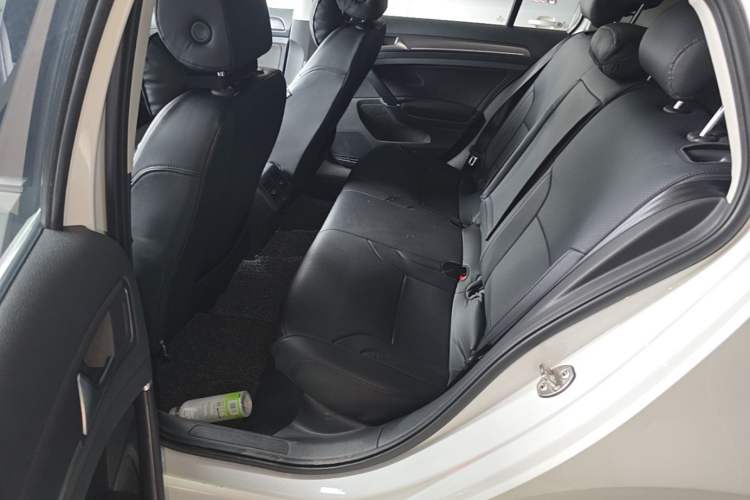 Used Volkswagen Golf 2017 230TSI Automatic Comfort Edition – Celebrating Milestone of One Million Units Left Rear Seat