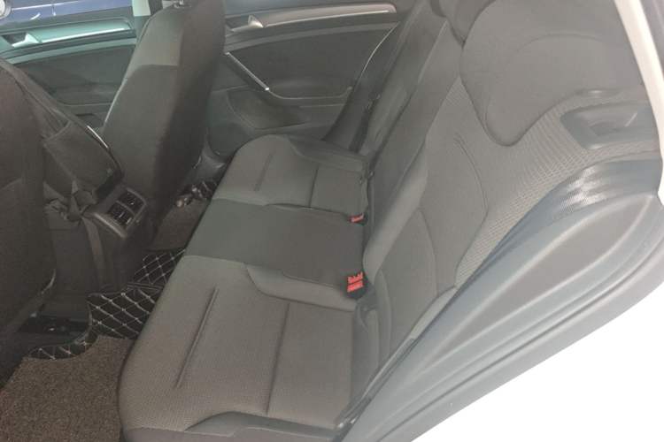 Used Volkswagen Golf 2017 1.6L Automatic Comfort Million-Vehicle Anniversary Edition Left Rear Seat