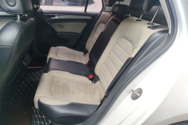 Used Volkswagen Golf 2017 230TSI Automatic Luxury Million-Vehicle Commemorative Edition Left Rear Seat
