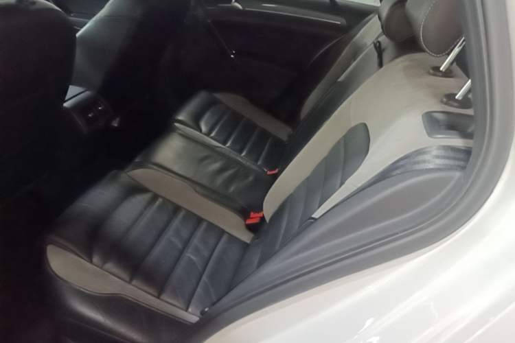 Used Volkswagen Golf 2017 280TSI Automatic R-Line Million-Vehicle Commemorative Edition Left Rear Seat