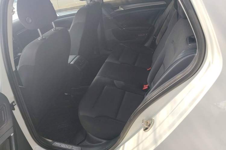 Used Volkswagen Golf 2017 1.6L Automatic Comfort Million-Vehicle Anniversary Edition Left Rear Seat
