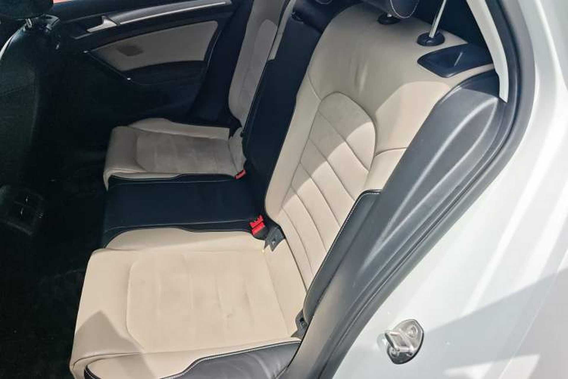 Used Volkswagen Golf 2017 230TSI Automatic Luxury Million-Vehicle Commemorative Edition Left Rear Seat