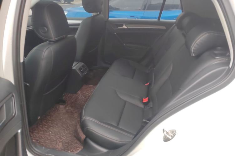 Used Volkswagen Golf 2017 1.6L Automatic Comfort Million-Vehicle Anniversary Edition Left Rear Seat