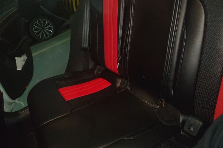 Used Volkswagen Golf 2017 1.6L Automatic Comfort Million-Vehicle Anniversary Edition Left Rear Seat