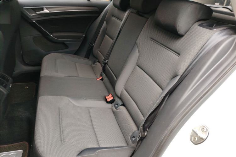 Used Volkswagen Golf 2017 1.6L Automatic Comfort Million-Vehicle Anniversary Edition Left Rear Seat