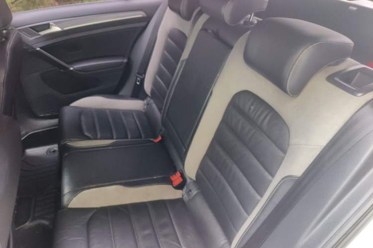 Used Volkswagen Golf 2017 280TSI Automatic R-Line Million-Vehicle Commemorative Edition Left Rear Seat