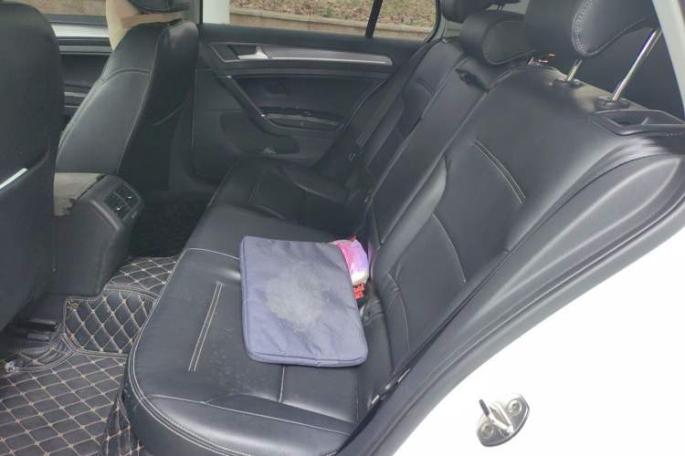 Used Volkswagen Golf 2017 230TSI Automatic Comfort Edition – Celebrating Milestone of One Million Units Left Rear Seat