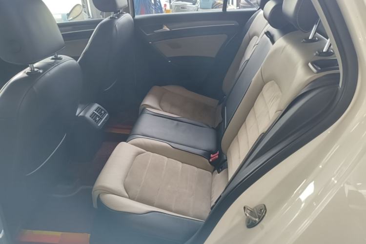 Used Volkswagen Golf 2017 230TSI Automatic Luxury Million-Vehicle Commemorative Edition Left Rear Seat