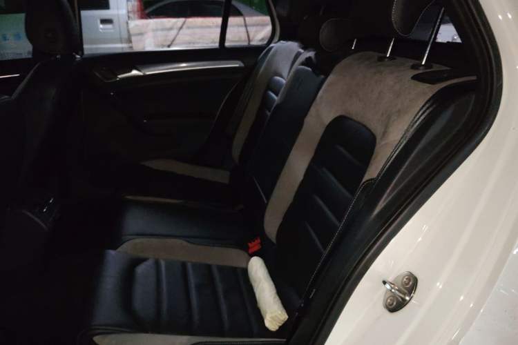 Used Volkswagen Golf 2017 280TSI Automatic R-Line Million-Vehicle Commemorative Edition Left Rear Seat