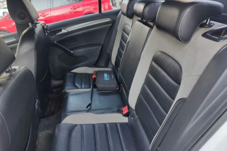 Used Volkswagen Golf 2017 280TSI Automatic R-Line Million-Vehicle Commemorative Edition Left Rear Seat