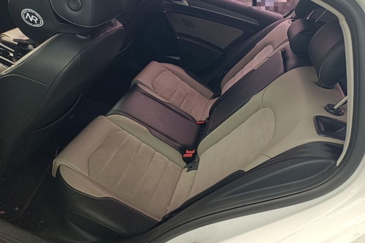 Used Volkswagen Golf 2017 230TSI Automatic Luxury Million-Vehicle Commemorative Edition Left Rear Seat