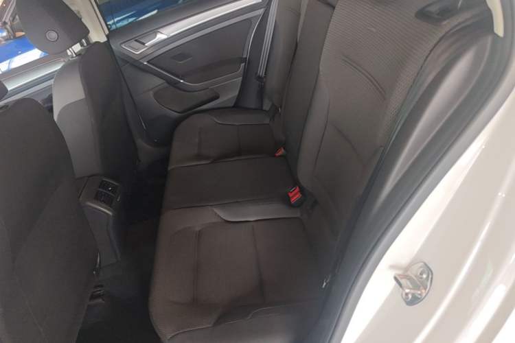 Used Volkswagen Golf 2017 1.6L Automatic Comfort Million-Vehicle Anniversary Edition Left Rear Seat