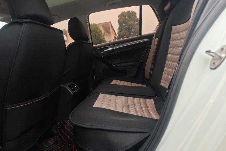 Used Volkswagen Golf 2017 1.6L Automatic Comfort Million-Vehicle Anniversary Edition Left Rear Seat